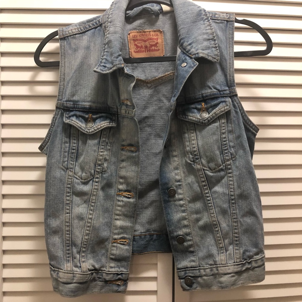 Levi’s denim vest